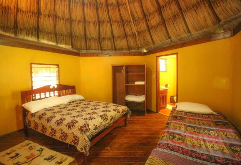 غرفة قياسية ثلاثية, Cohune Palms River Cabanas