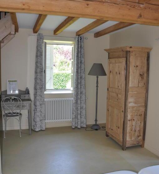 غرفة عائلية مطلّة علي الحديقة, B&b La Cerisaie