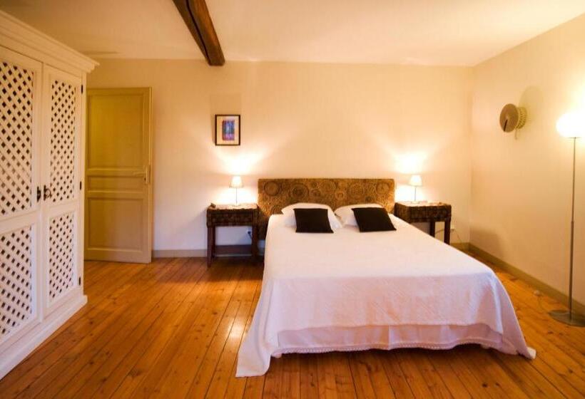Семейный Номер, B&b La Cerisaie