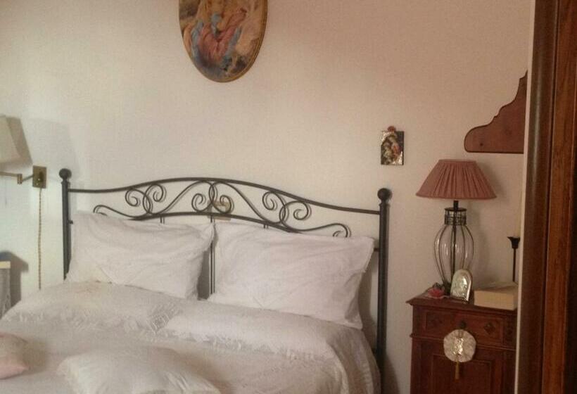 غرفة قياسية مزوَّدة بشُرفة, La Casa Di Lidia