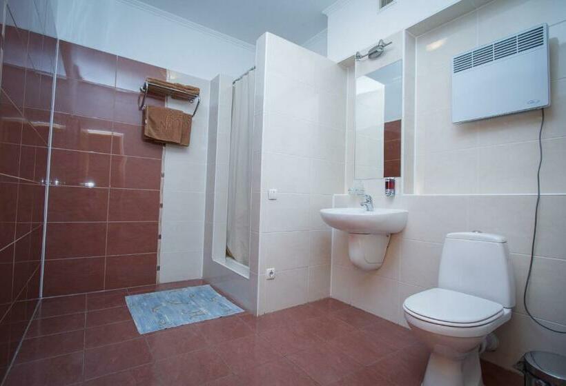 חדר משפחתי, Girska Tysa Health Resort