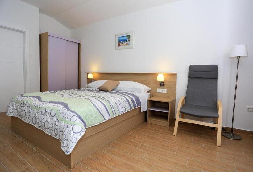 חדר סטנדרט נוף לים עם מרפסת, Pension Augustino