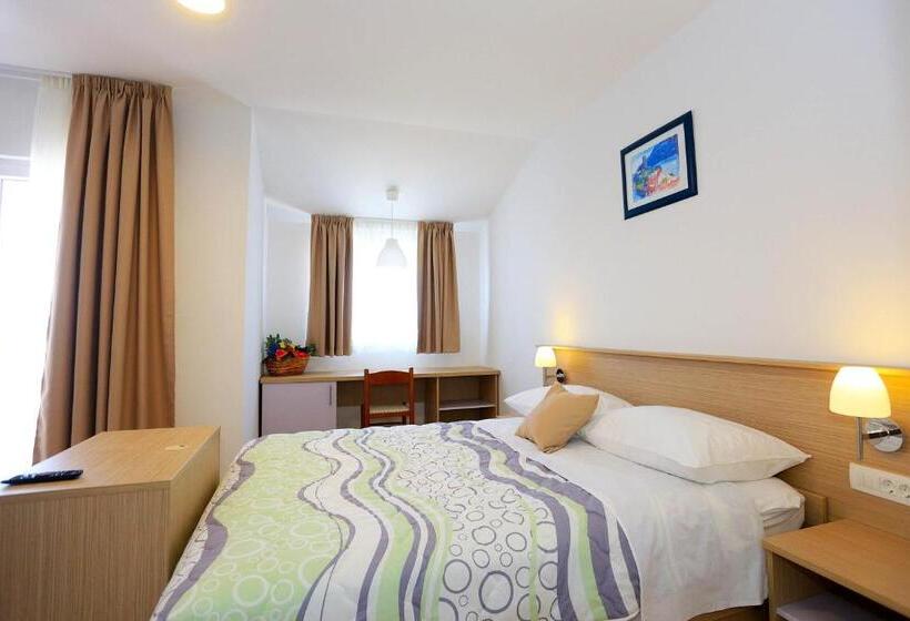 חדר משפחתי נוף לים, Pension Augustino