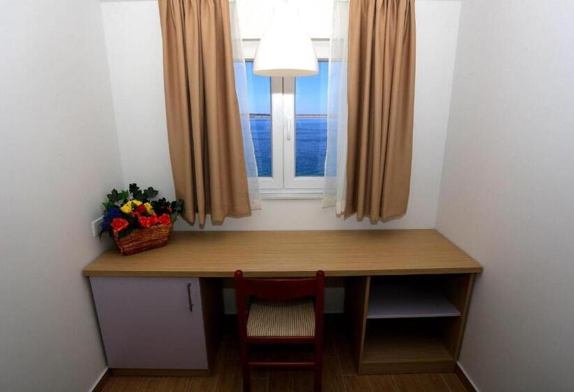 חדר משפחתי נוף לים, Pension Augustino