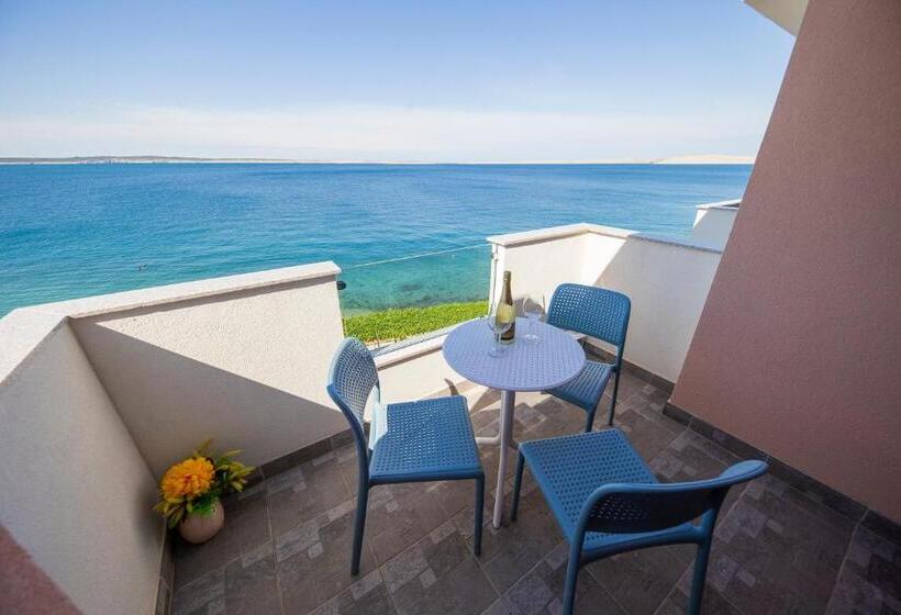 חדר סטנדרט נוף לים עם מרפסת, Pension Augustino