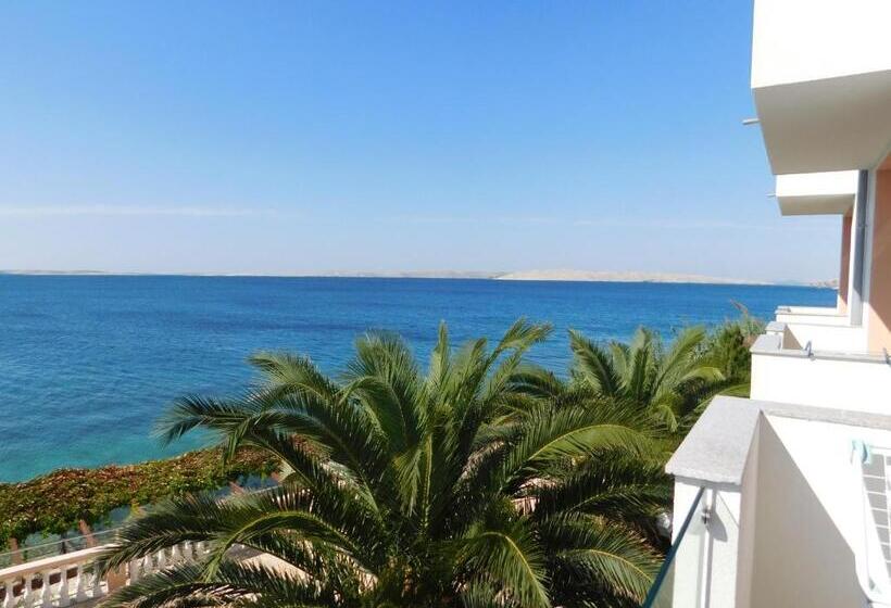 חדר משפחתי נוף לים, Pension Augustino