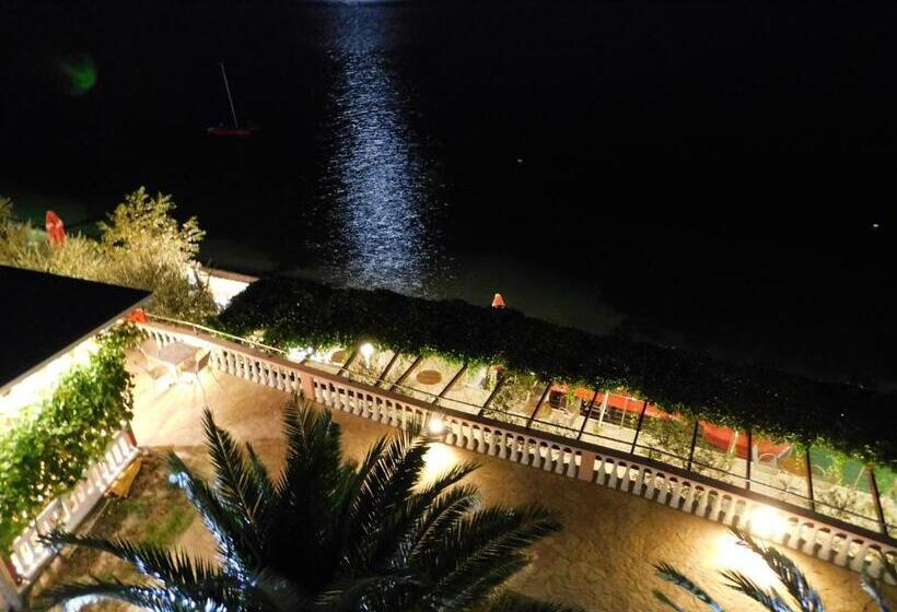 חדר משפחתי נוף לים, Pension Augustino