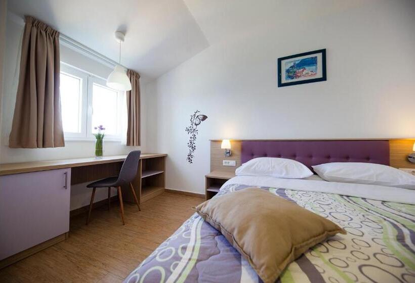 חדר סטנדרט נוף לים עם מרפסת, Pension Augustino