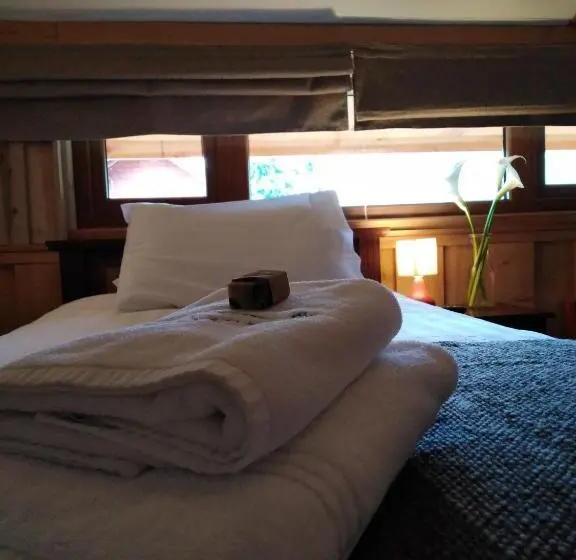スタンダードトリプルルーム, Alto Melimoyu Hotel & Patagonia
