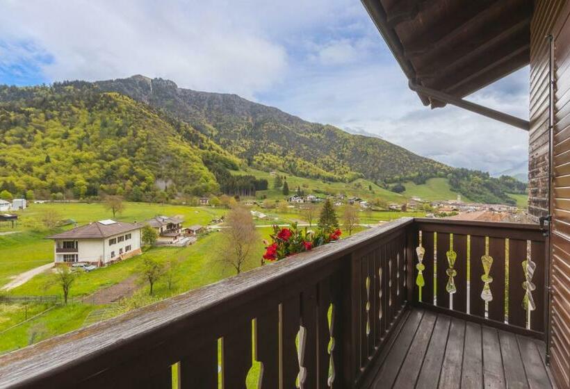 バルコニー付きデラックスルーム, Cadria