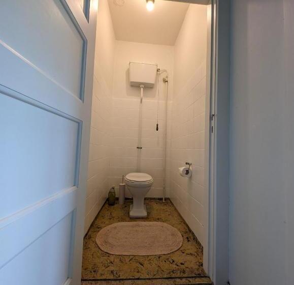 غرفة قياسية مع حمام خارجي, øbjerggaard Bedrooms