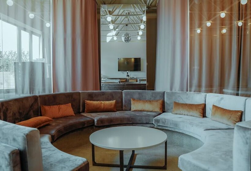 اتاق پنت هاوس, Avangarda Suites