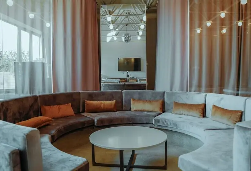اتاق پنت هاوس, Avangarda Suites