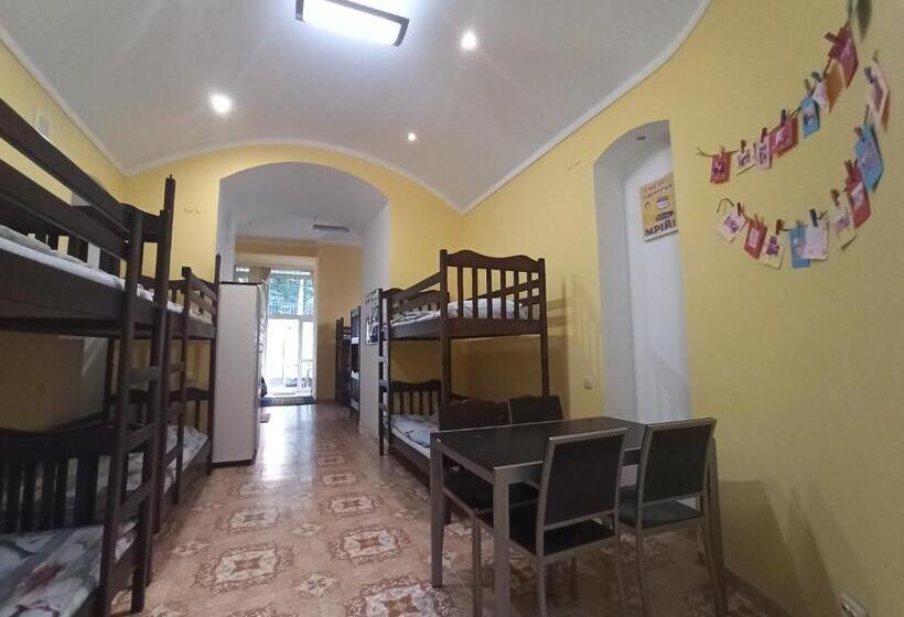 تختخواب در اتاق مشترک, Hostel Panorami Center