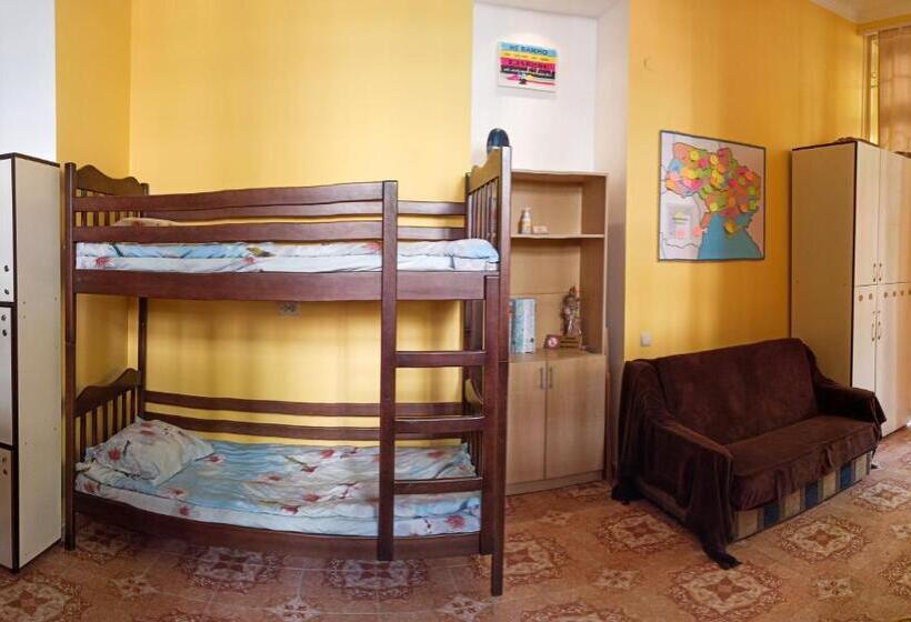تختخواب در اتاق مشترک, Hostel Panorami Center
