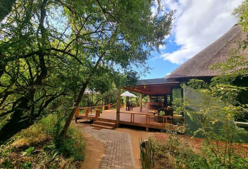 スタンダードルーム, Kingfisher Creek Safari Lodge