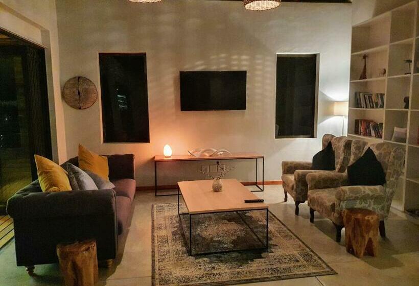 スタンダードルーム, Kingfisher Creek Safari Lodge