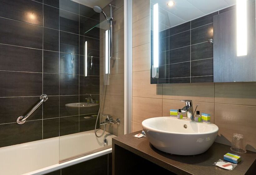 豪华房间, Astrid