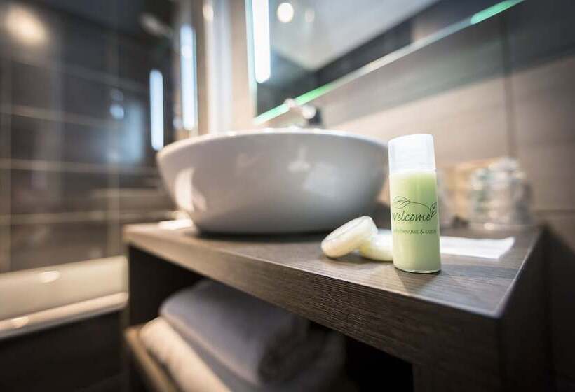 豪华房间, Astrid