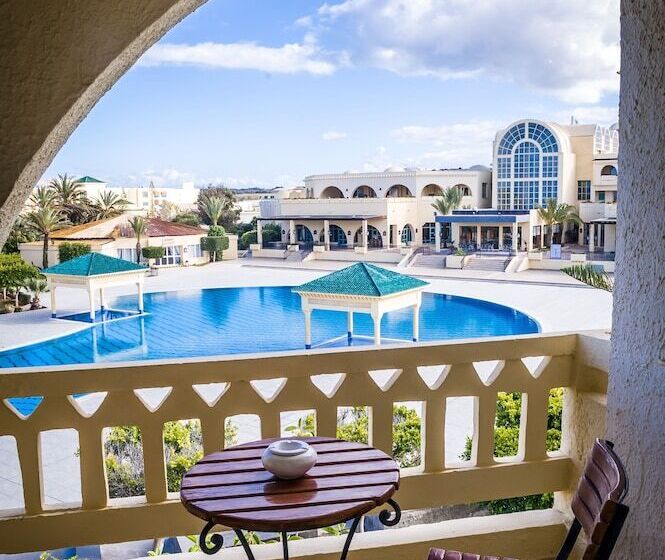 اتاق استاندارد سه نفره, Carthage Thalasso Resort