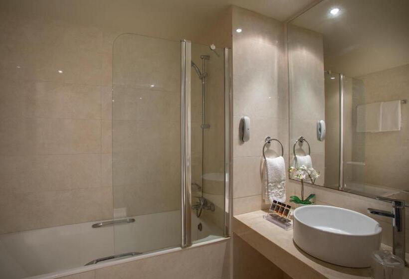 Номер Стандарт Вид на Город, Constantinos The Great Beach