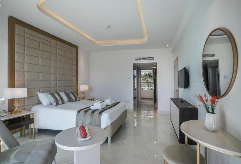 Номер Стандарт Вид на Город, Constantinos The Great Beach