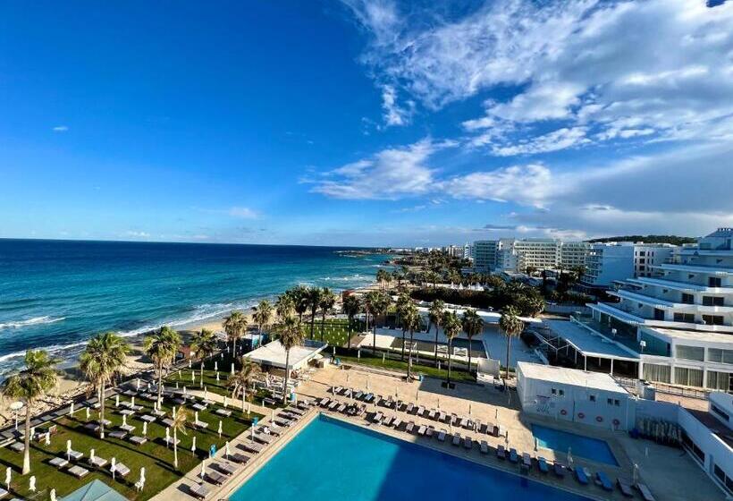 Номер Стандарт Вид на Море, Constantinos The Great Beach