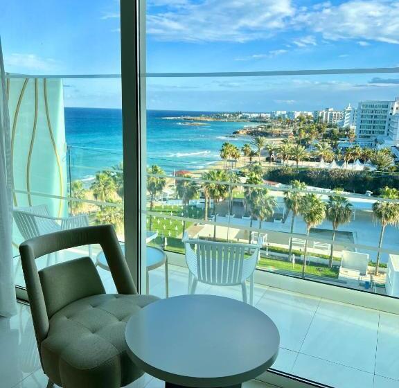 Номер Стандарт Вид на Море, Constantinos The Great Beach