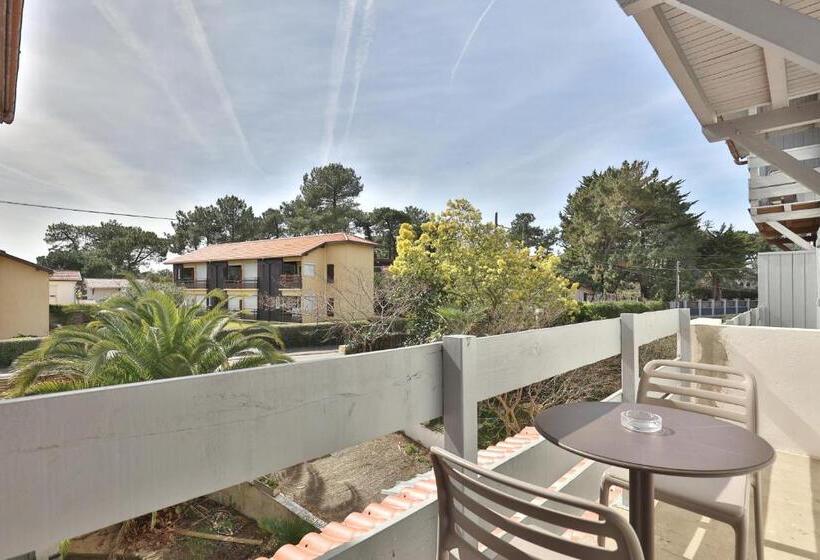 غرفة عائلية مطلّة علي الحديقة, Du Cap