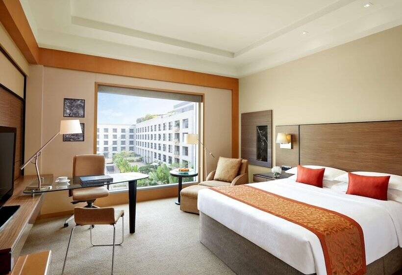 اتاق کلاب, Grand Hyatt Mumbai Hotel And Residences