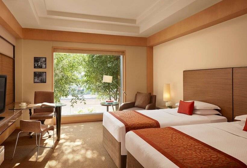 اتاق کلاب, Grand Hyatt Mumbai Hotel And Residences