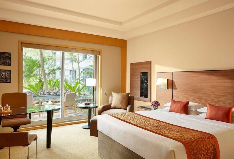 اتاق کلاب, Grand Hyatt Mumbai Hotel And Residences