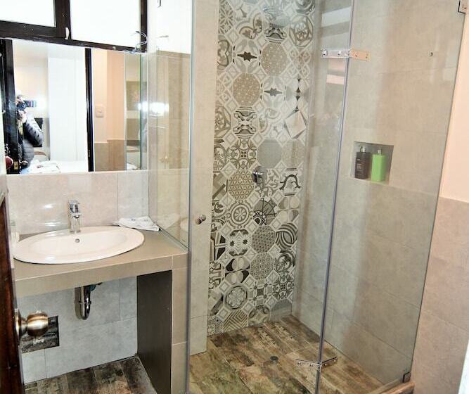 غرفة قياسية ثلاثية, Gringo Bill S Boutique