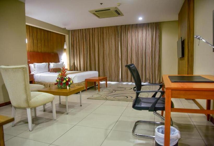 اتاق اجرایی با تخت بزرگ, Harbour View Suites