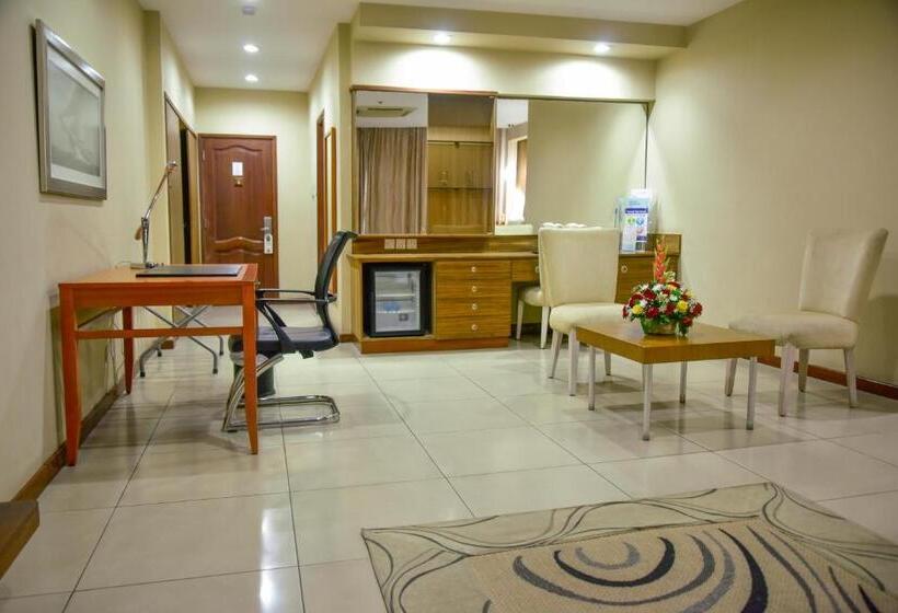 اتاق اجرایی با تخت بزرگ, Harbour View Suites