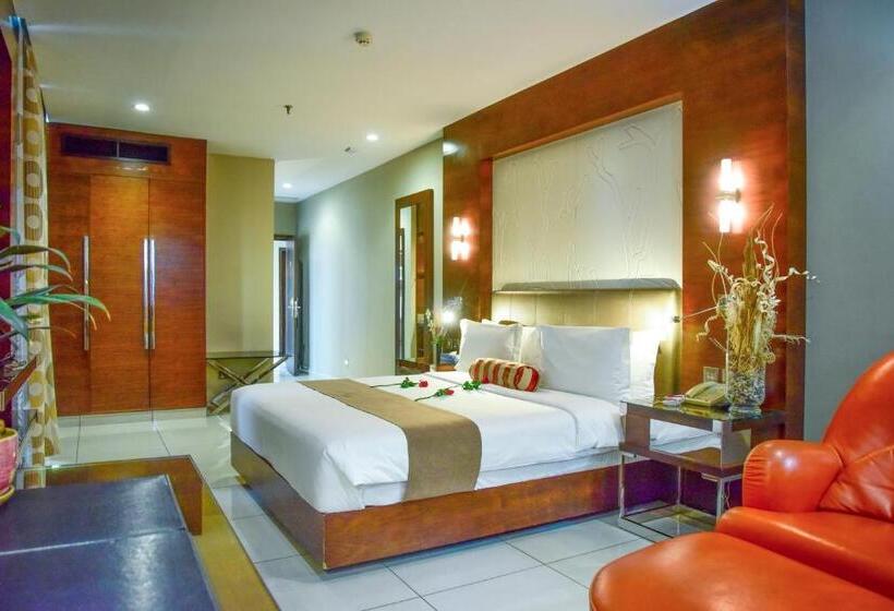 اتاق لوکس با بالکن و چشمانداز دریا, Harbour View Suites