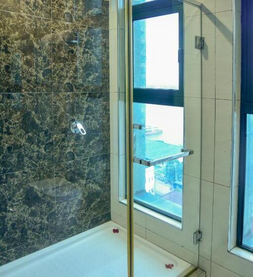 اتاق لوکس با بالکن و چشمانداز دریا, Harbour View Suites