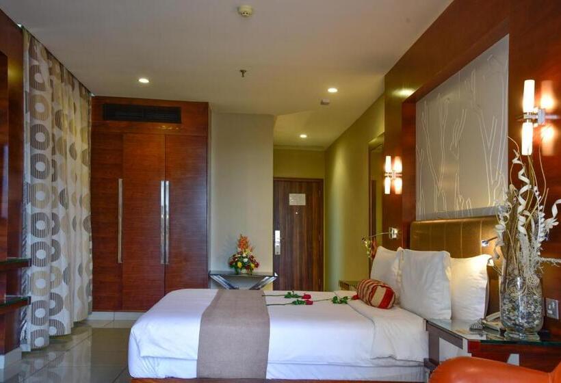 اتاق لوکس با بالکن و چشمانداز دریا, Harbour View Suites