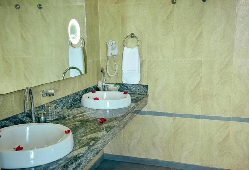 اتاق سوپریور با چشمانداز دریا, Harbour View Suites