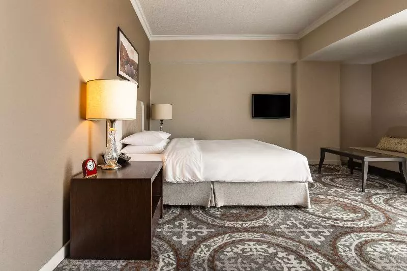 キングサイズベッドのデラックスルーム, Hyatt Regency Bishkek