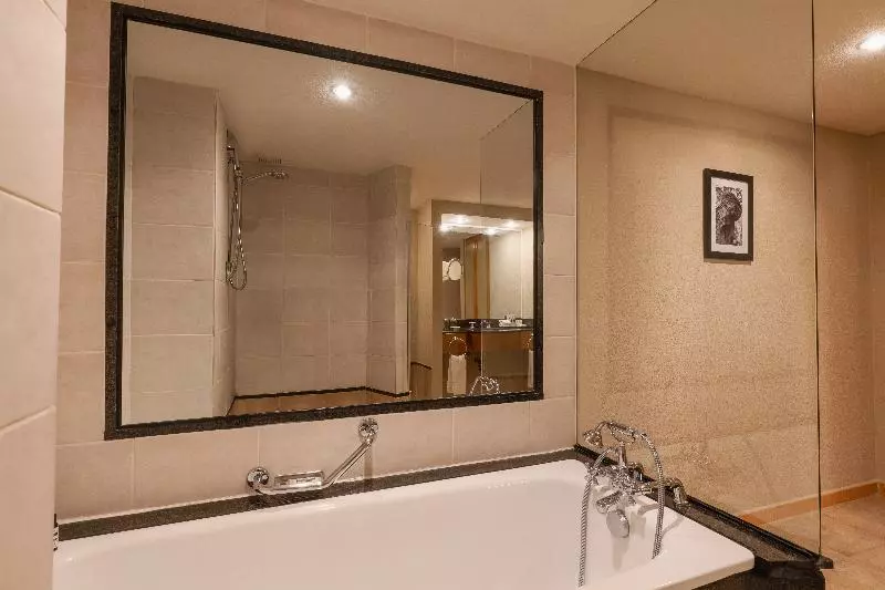 デラックスルーム, Hyatt Regency Bishkek
