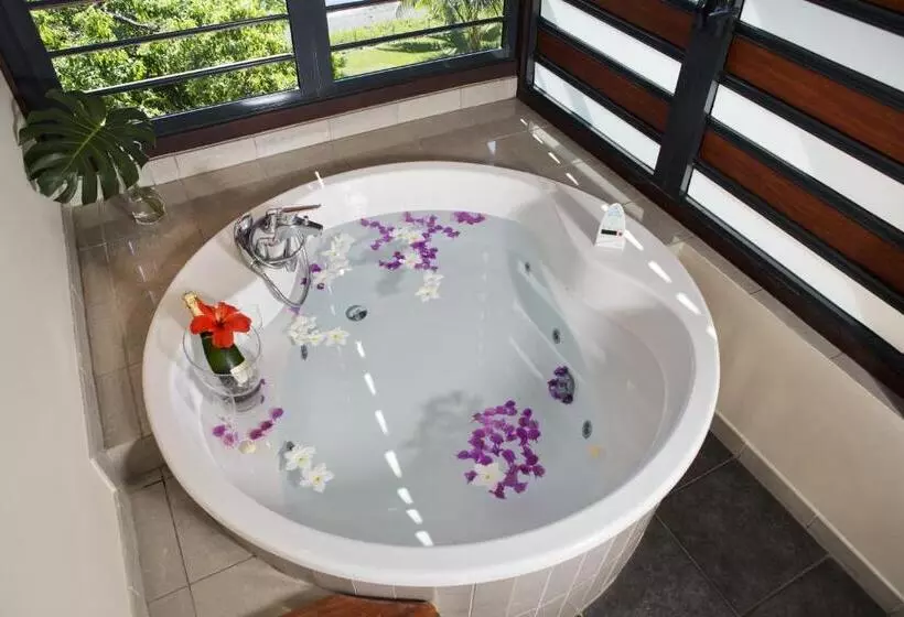 Standard Room with Hidromassage Sea View, Le Tahiti By Pearl Resorts