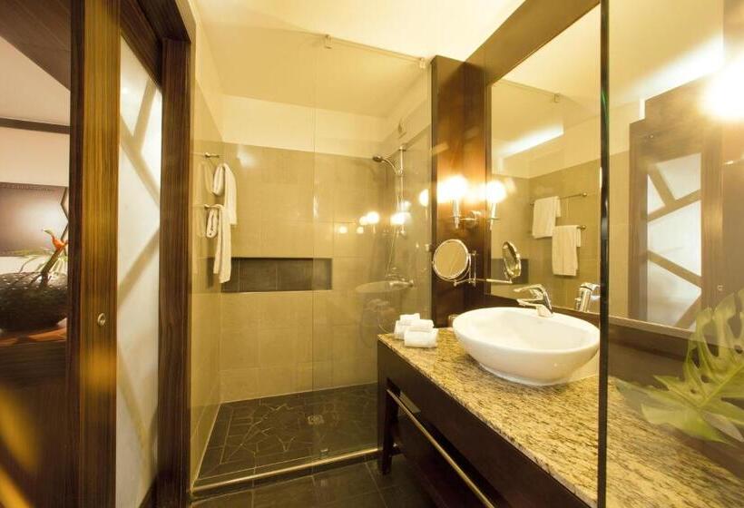 اتاق پرمیوم با چشمانداز دریا, Le Tahiti By Pearl Resorts