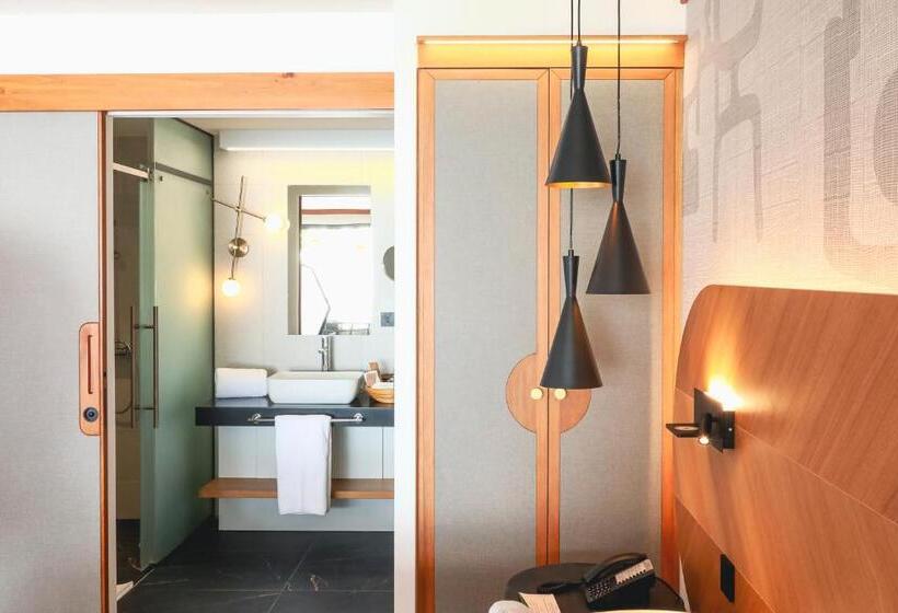 Standard Room with Hidromassage Sea View, Le Tahiti By Pearl Resorts