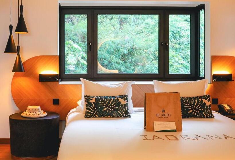 سوئیت با چشمانداز دریا و هیدروماساژ, Le Tahiti By Pearl Resorts