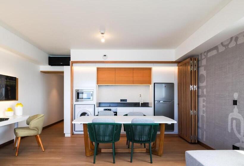 سوییت با چشمانداز دریا, Le Tahiti By Pearl Resorts