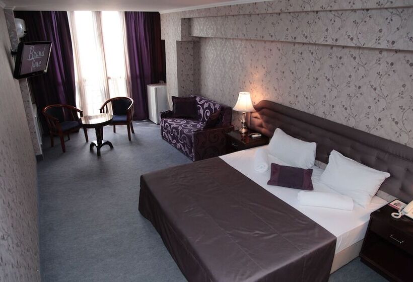 스탠다드 트리플 룸, Shirak