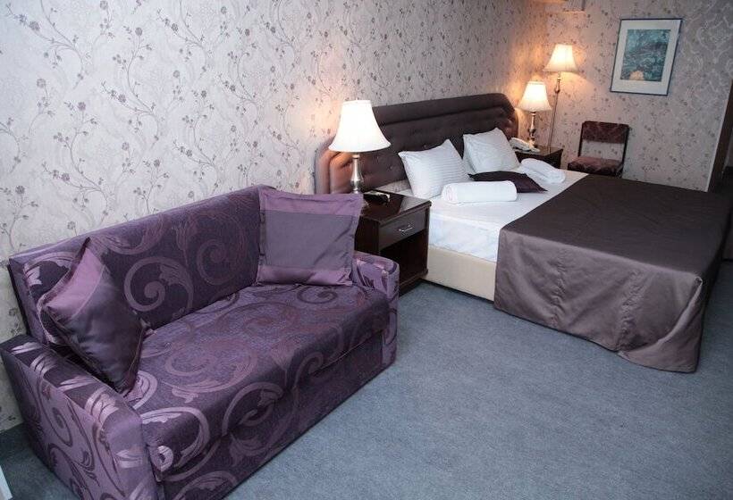 스탠다드 트리플 룸, Shirak