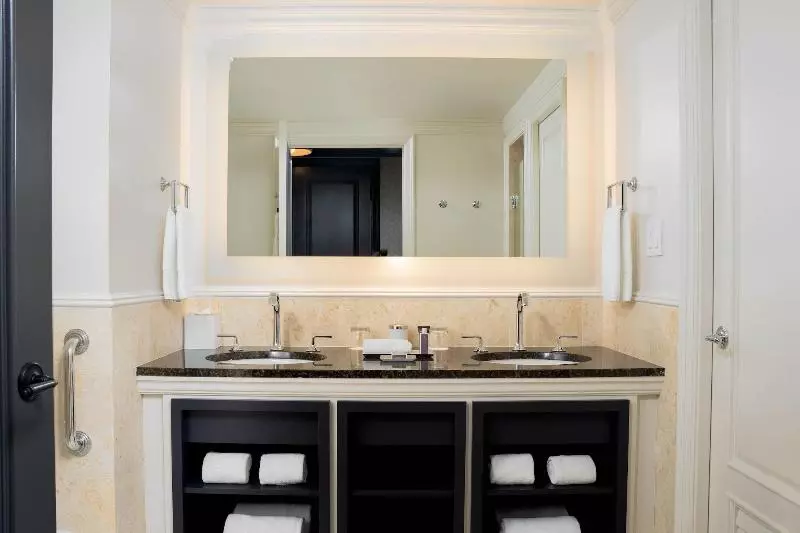 اتاق استاندارد با تخت بزرگ, The Ritzcarlton, Grand Cayman