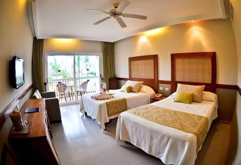 اتاق سوپریور با چشم‌انداز دریا, VIK hotel Arena Blanca
